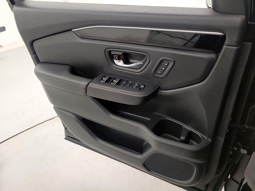 used 2025 Honda Pilot car, priced at $40,998