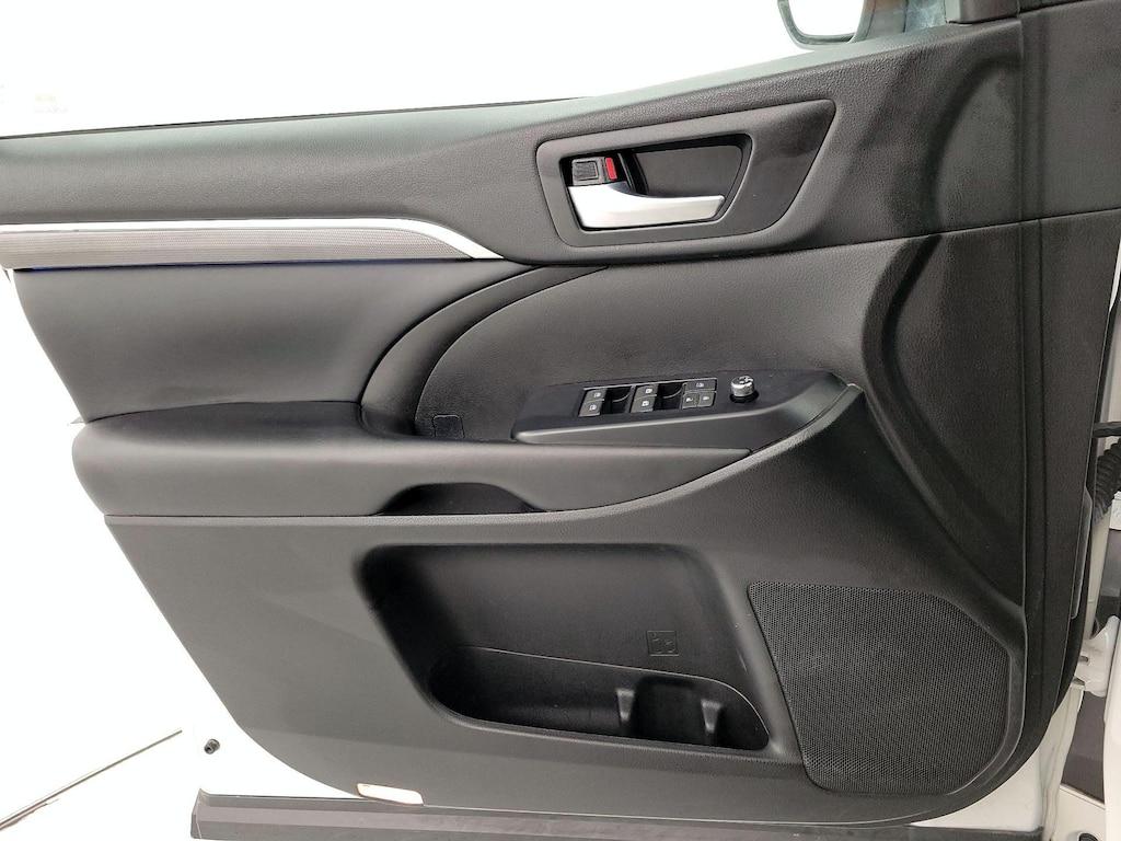 used 2018 Toyota Highlander car, priced at $32,998
