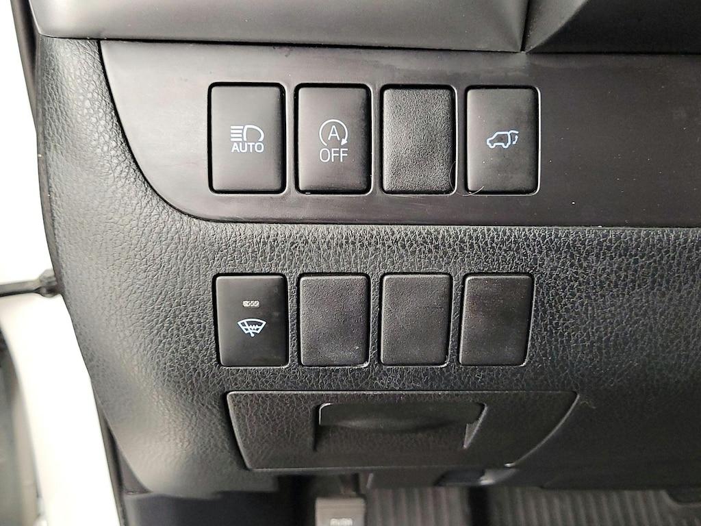 used 2018 Toyota Highlander car, priced at $32,998