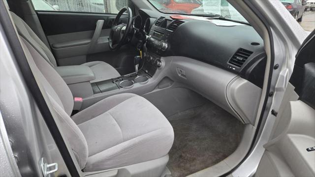 used 2009 Toyota Highlander car, priced at $13,990