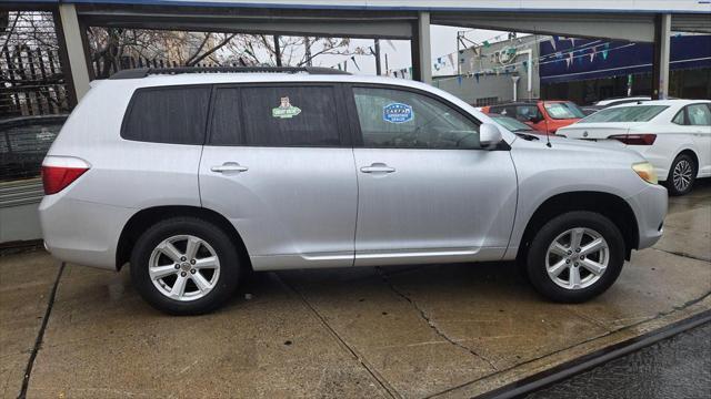 used 2009 Toyota Highlander car, priced at $13,990