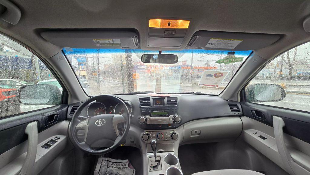 used 2009 Toyota Highlander car, priced at $11,990