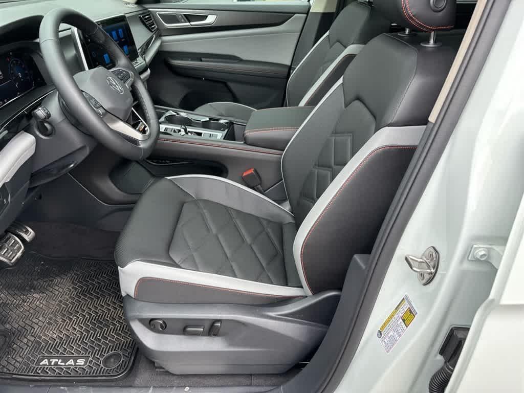new 2025 Volkswagen Atlas car, priced at $47,671