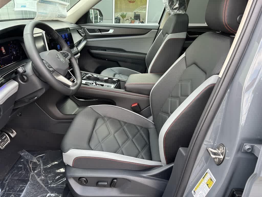 new 2025 Volkswagen Atlas car, priced at $49,721