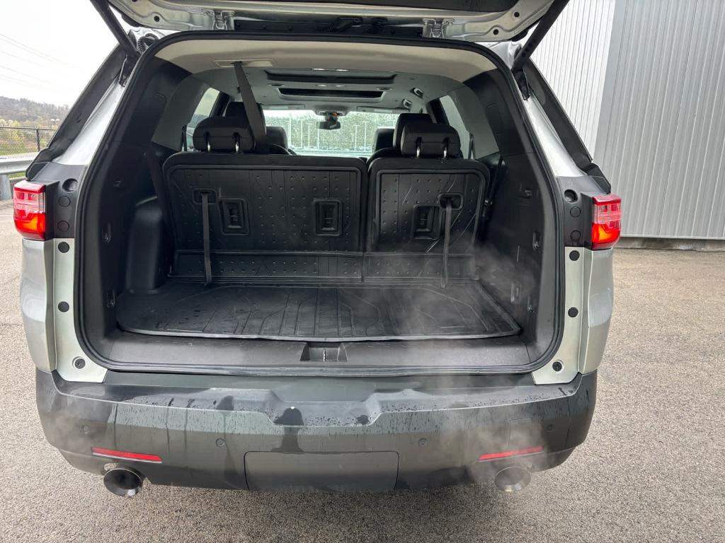 used 2021 Chevrolet Traverse car, priced at $27,860