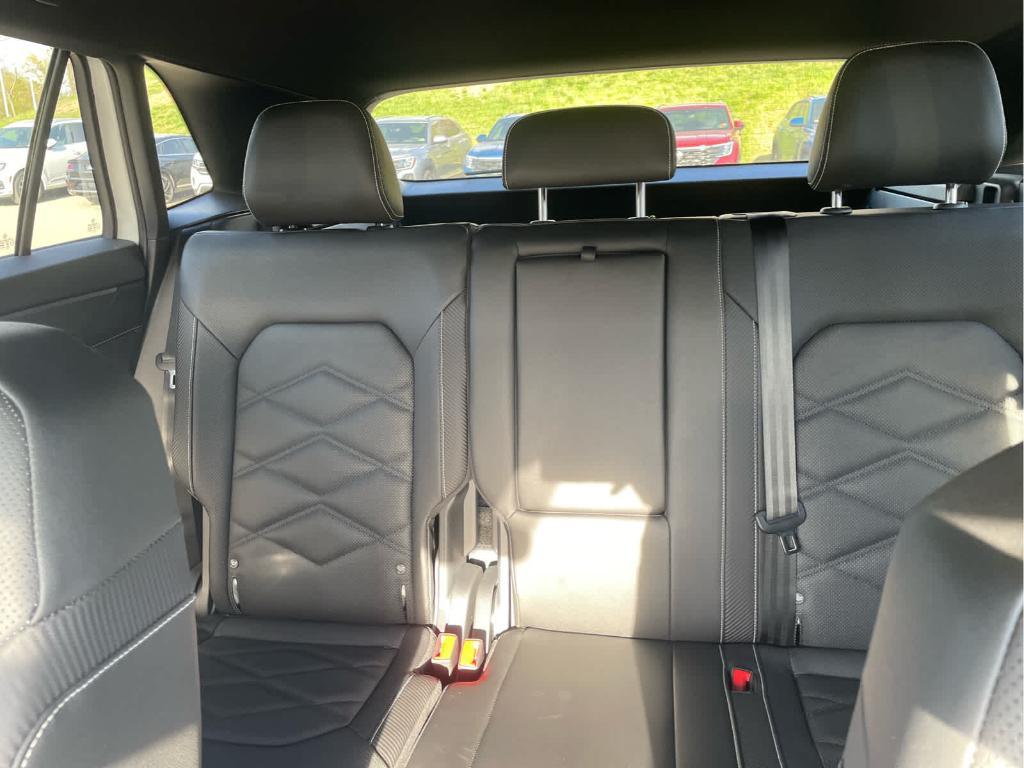 new 2025 Volkswagen Atlas Cross Sport car, priced at $41,216