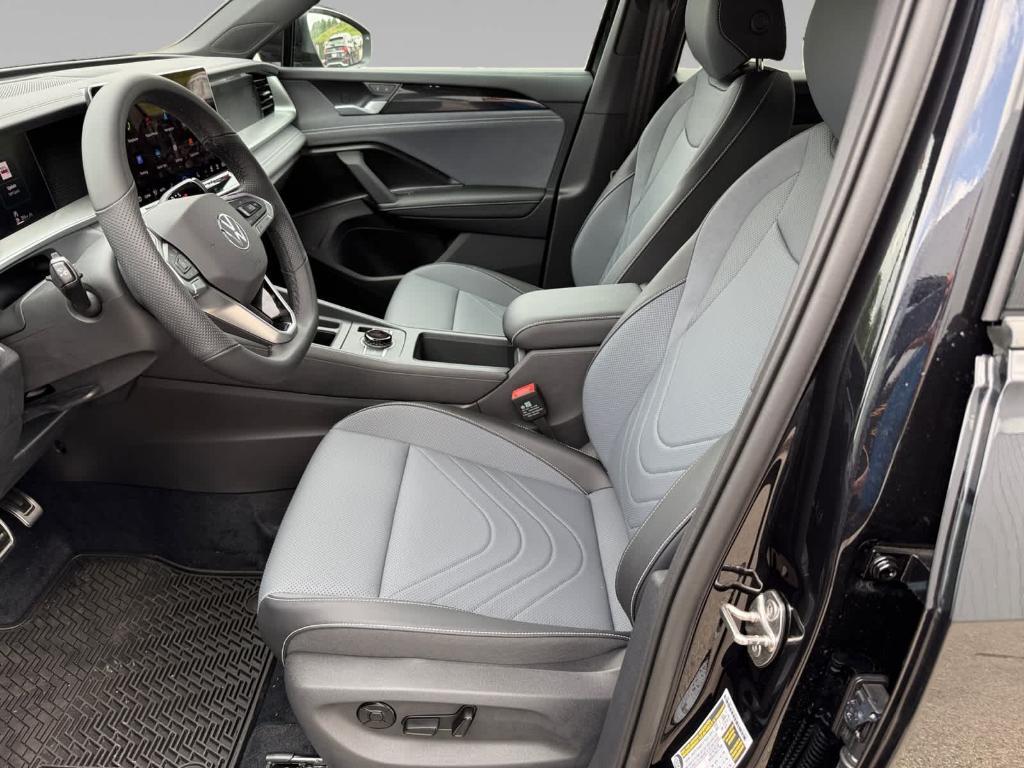 new 2025 Volkswagen Tiguan car, priced at $37,581