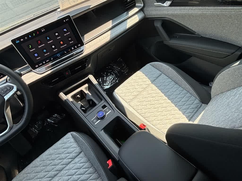 new 2025 Volkswagen Tiguan car, priced at $33,121