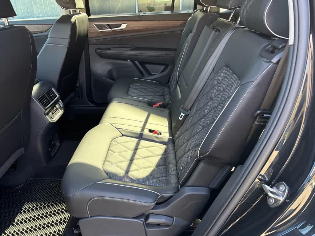 new 2025 Volkswagen Atlas car, priced at $55,386