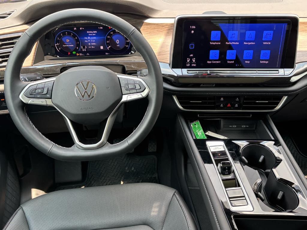 new 2025 Volkswagen Atlas car, priced at $48,096