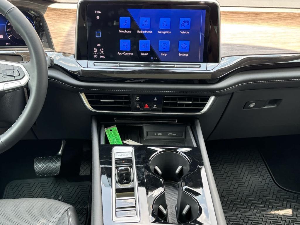 new 2025 Volkswagen Atlas car, priced at $48,096