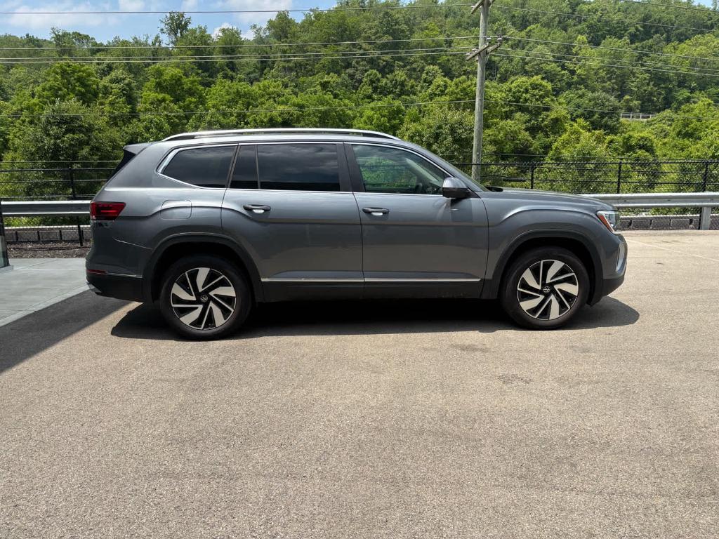 new 2025 Volkswagen Atlas car, priced at $48,096