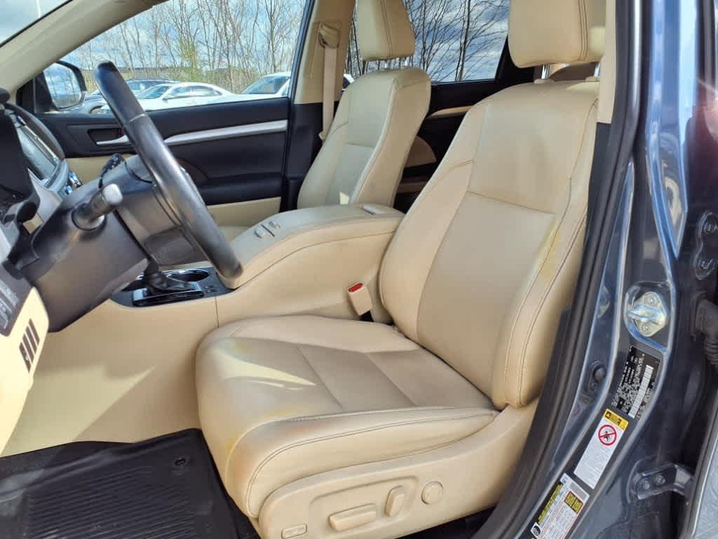 used 2019 Toyota Highlander car, priced at $22,685