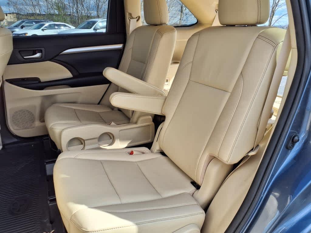 used 2019 Toyota Highlander car, priced at $22,685
