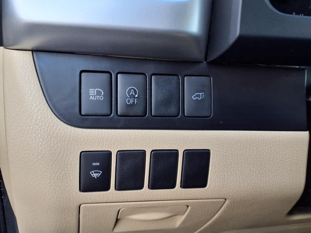 used 2019 Toyota Highlander car, priced at $22,685