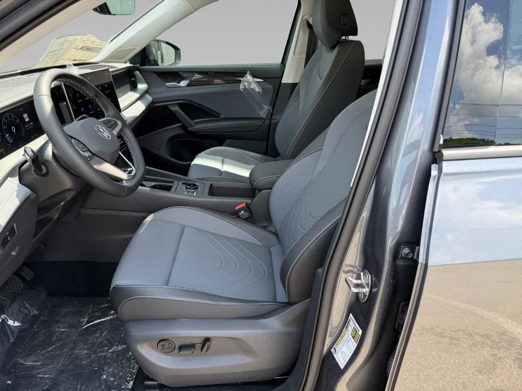 new 2025 Volkswagen Tiguan car, priced at $35,916
