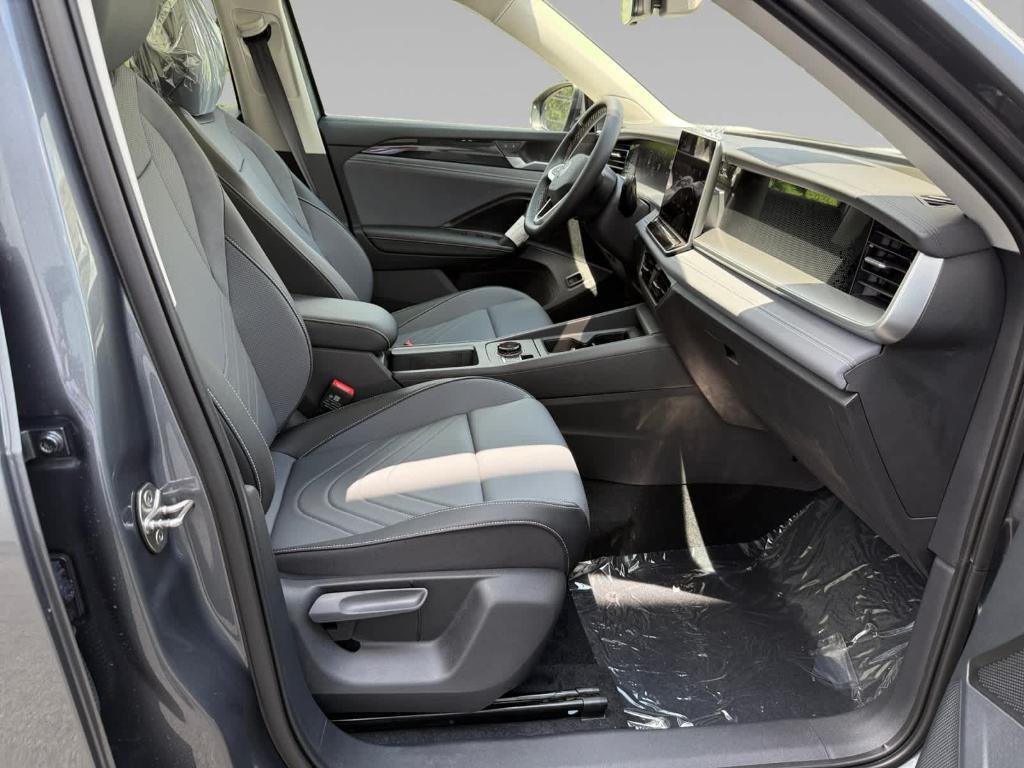 new 2025 Volkswagen Tiguan car, priced at $35,916