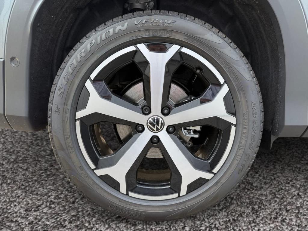 new 2025 Volkswagen Tiguan car, priced at $35,916