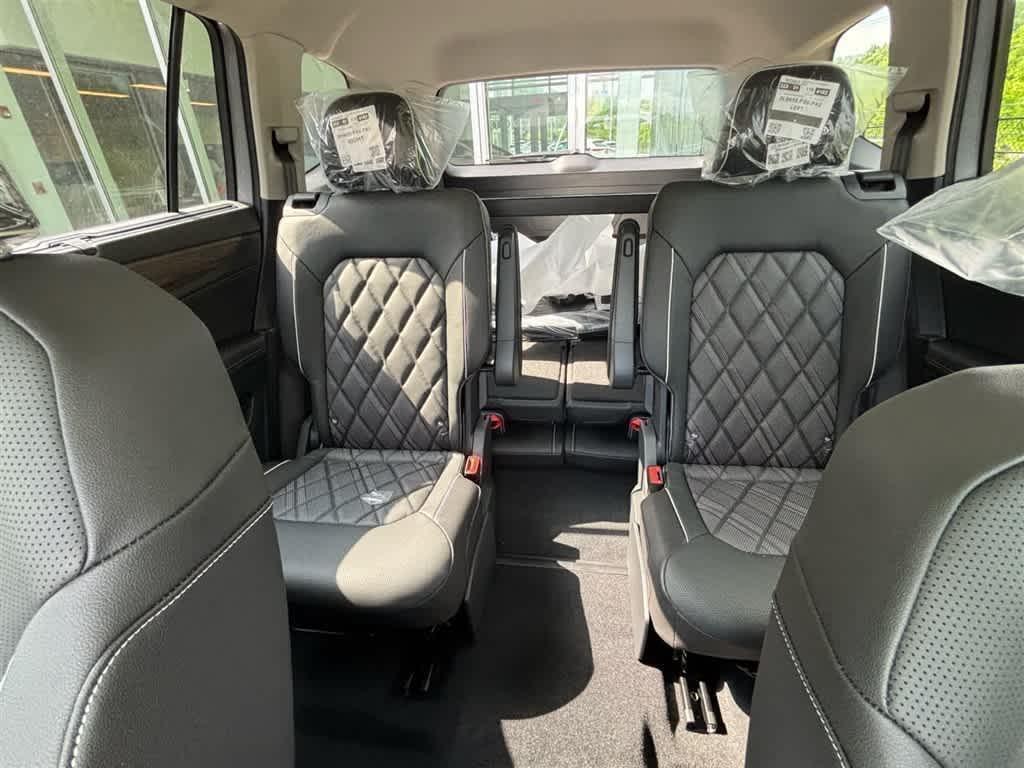 new 2025 Volkswagen Atlas car, priced at $56,766