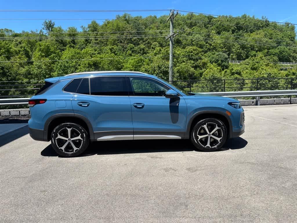 new 2025 Volkswagen Tiguan car, priced at $37,576