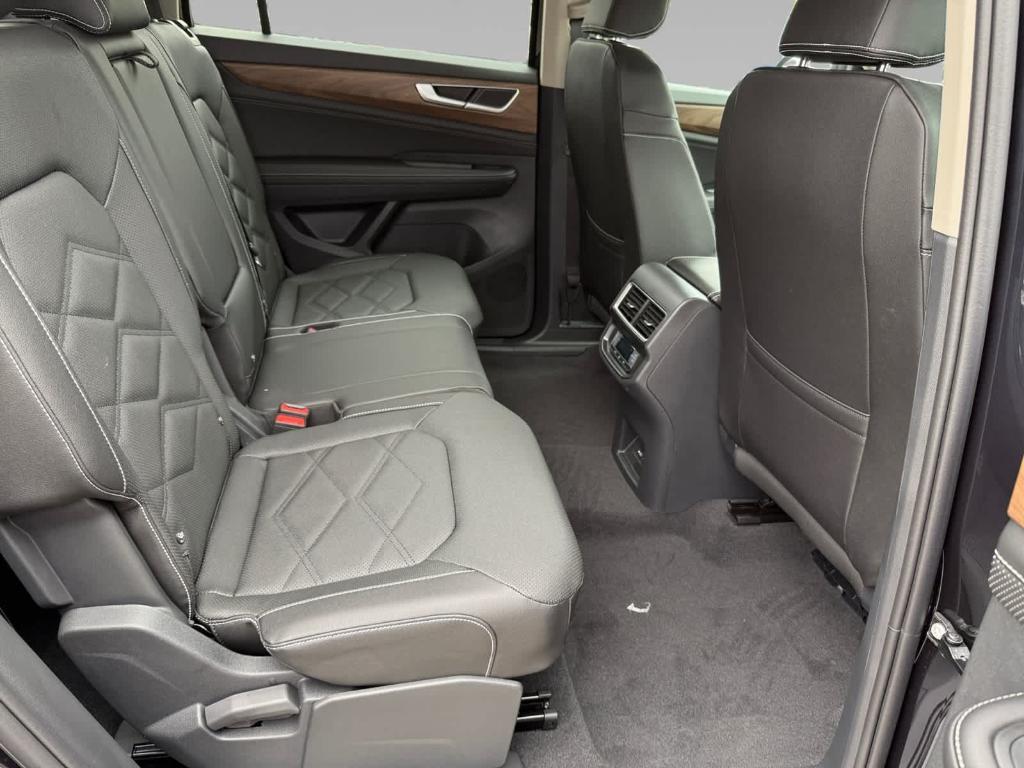 new 2025 Volkswagen Atlas car, priced at $39,302