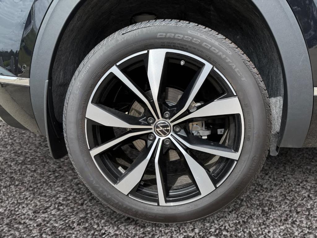 new 2025 Volkswagen Atlas Cross Sport car, priced at $53,646