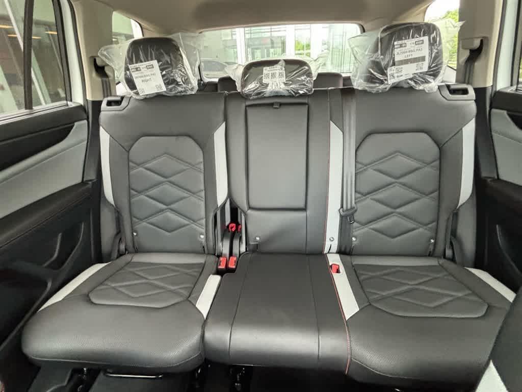 new 2025 Volkswagen Atlas car, priced at $48,341