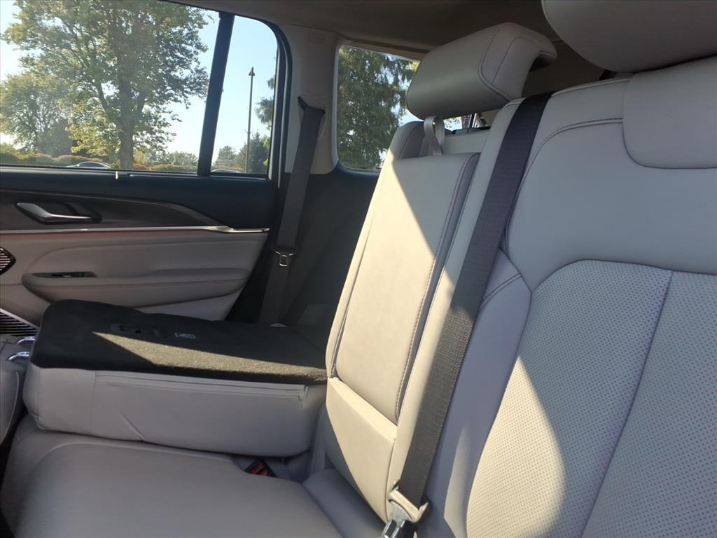 used 2023 Jeep Grand Cherokee car, priced at $37,000