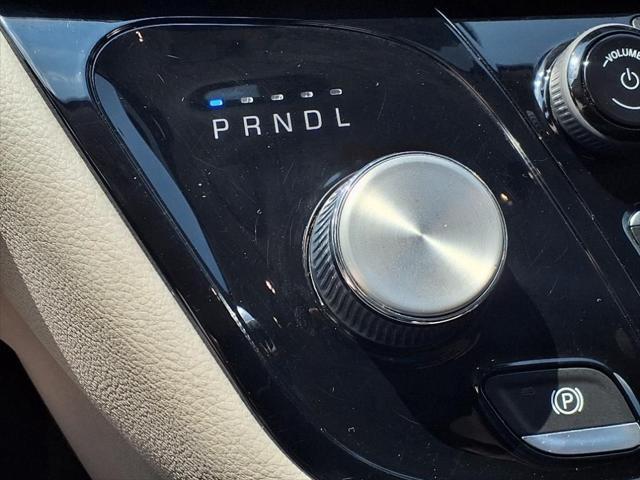 used 2021 Chrysler Pacifica Hybrid car, priced at $23,444
