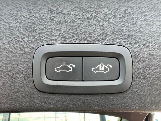 used 2021 Volvo XC40 Recharge Pure Electric car, priced at $24,490