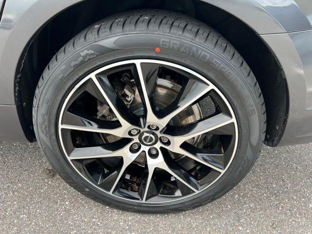 used 2020 Volvo V90 Cross Country car, priced at $29,990