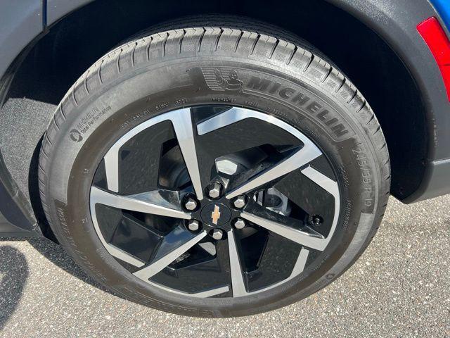 used 2025 Chevrolet Equinox EV car, priced at $25,990