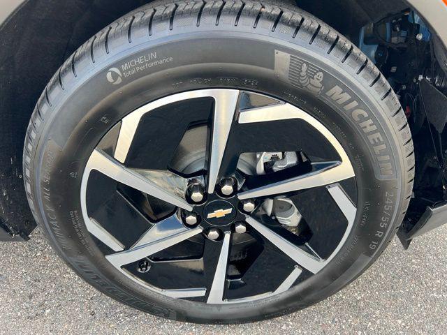 used 2025 Chevrolet Equinox EV car, priced at $25,990