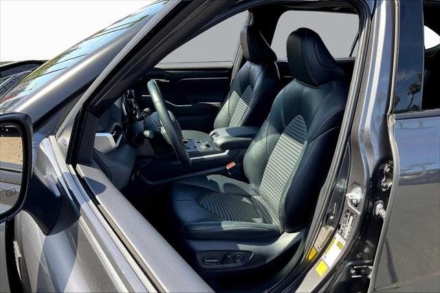 used 2023 Toyota Highlander car, priced at $38,500