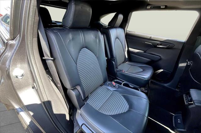 used 2023 Toyota Highlander car, priced at $38,500