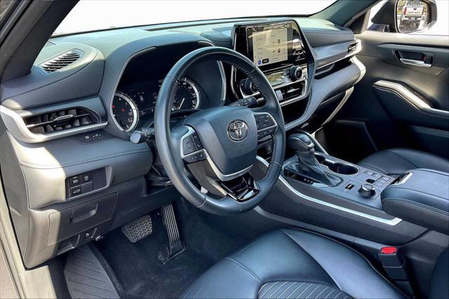 used 2023 Toyota Highlander car, priced at $38,500