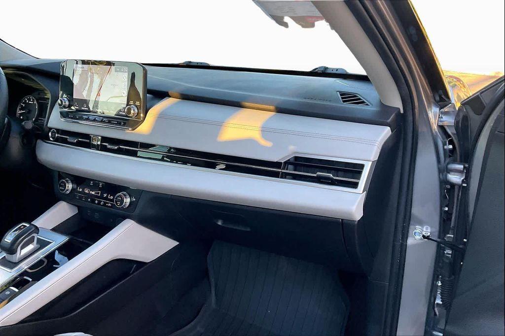 used 2022 Mitsubishi Outlander car, priced at $23,000