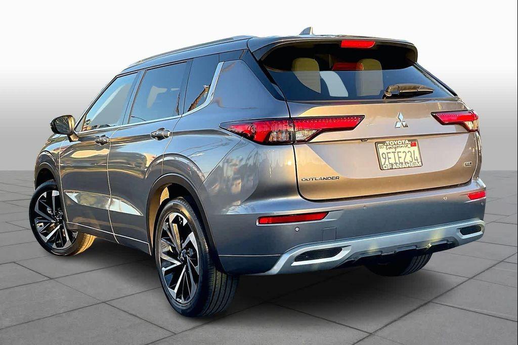 used 2022 Mitsubishi Outlander car, priced at $23,000