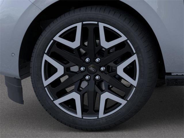 new 2025 Ford Expedition car, priced at $83,307