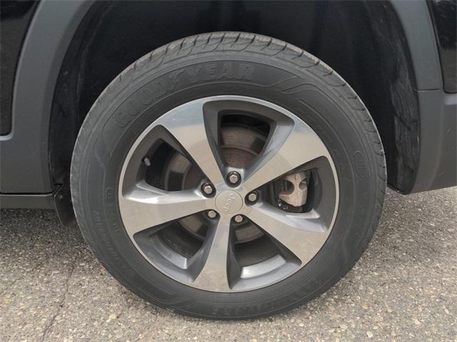 used 2019 Jeep Cherokee car, priced at $16,997