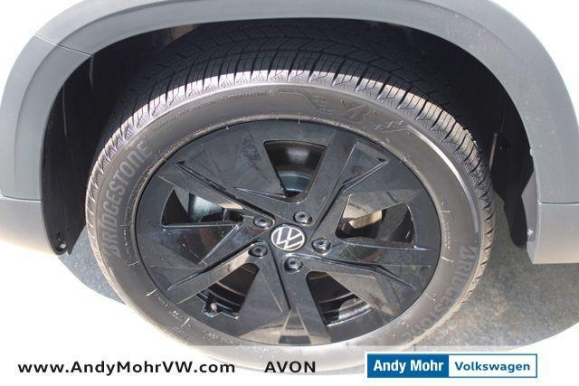 new 2025 Volkswagen Taos car, priced at $31,406