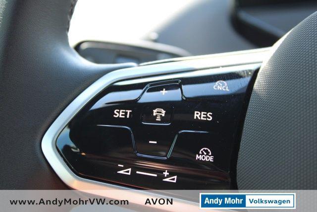 new 2025 Volkswagen ID.4 car, priced at $40,995