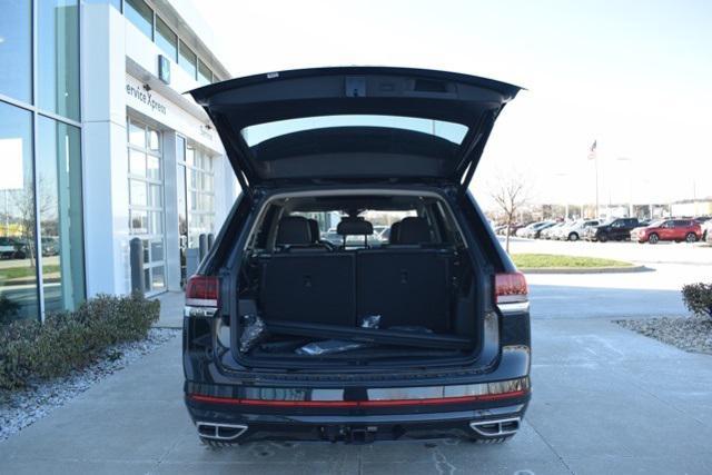 new 2025 Volkswagen Atlas car, priced at $52,918