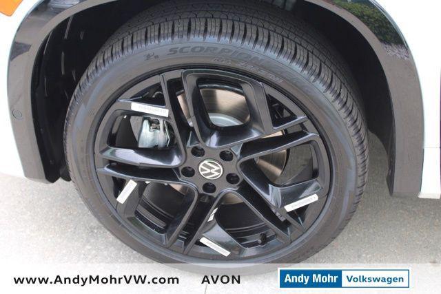 new 2025 Volkswagen Tiguan car, priced at $40,336