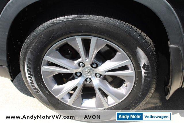 used 2014 Toyota Highlander car, priced at $18,500