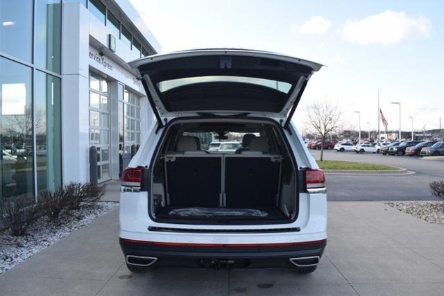 new 2025 Volkswagen Atlas car, priced at $44,346