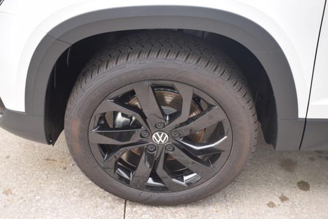 new 2024 Volkswagen Taos car, priced at $27,566