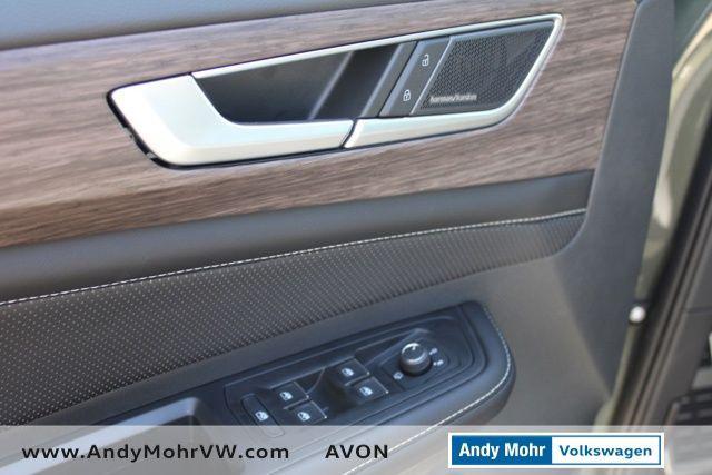 new 2025 Volkswagen Atlas car, priced at $52,388