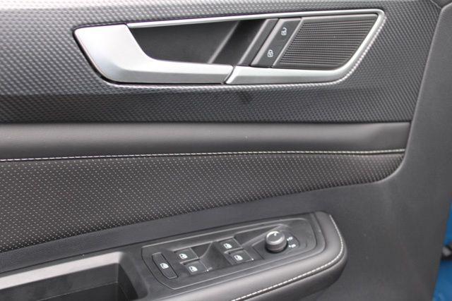 new 2025 Volkswagen Atlas Cross Sport car, priced at $47,512