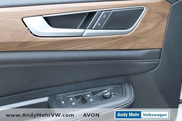 new 2025 Volkswagen Atlas car, priced at $44,084